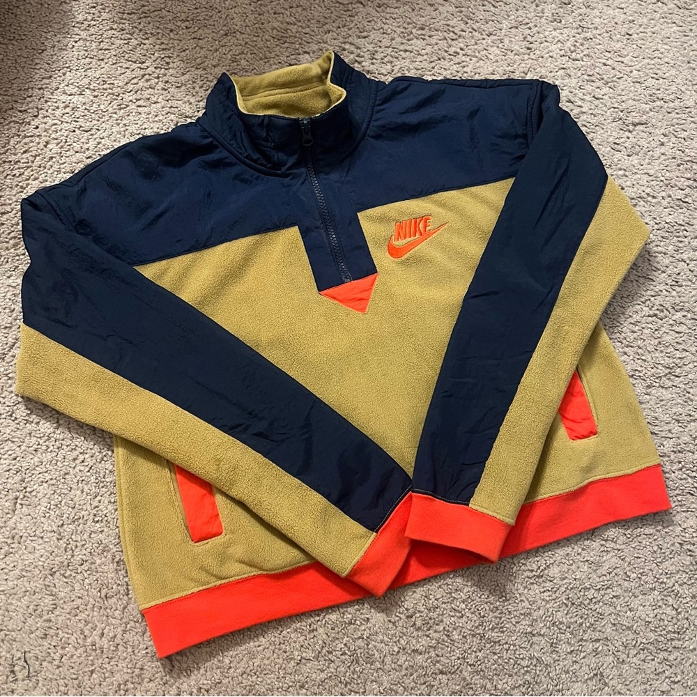 Women’s Nike Pullover Jacket Size Small